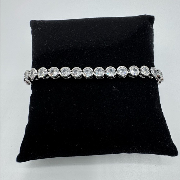 8ct Bezel Tennis Bracelet - Picture 10 of 13